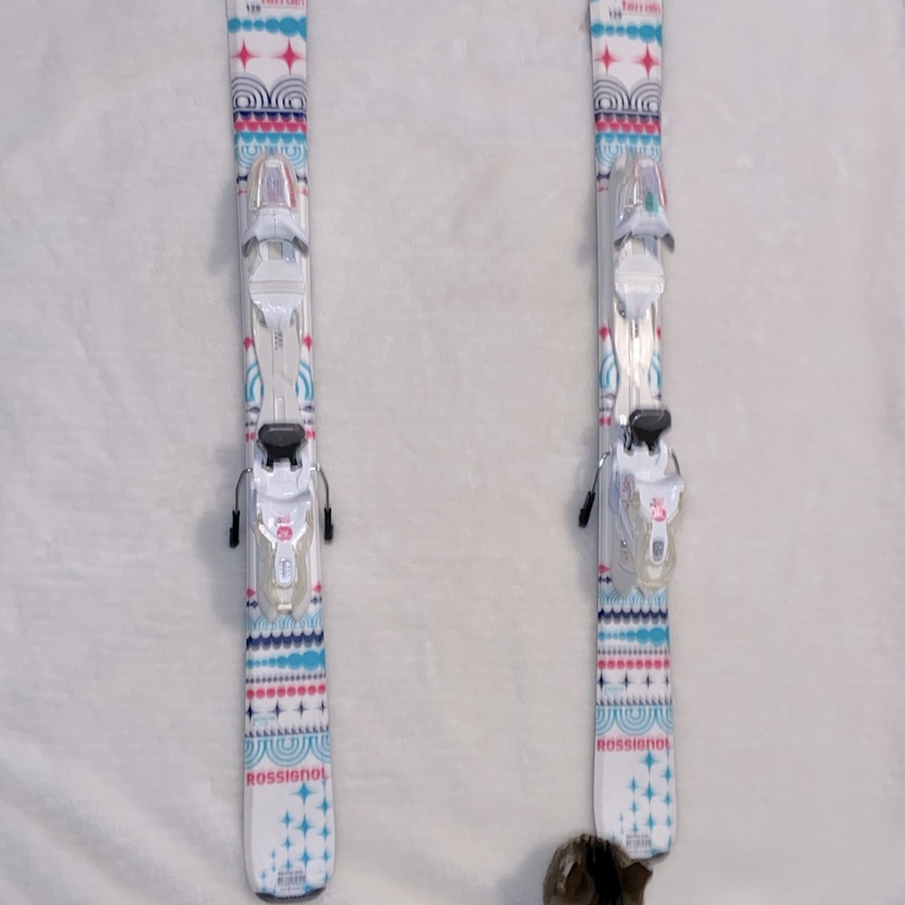 ROSSIGNOL TERRAIN JUNIOR‎ SKIS SIZE 128 CM WITH ROSSIGNOL BINDINGS